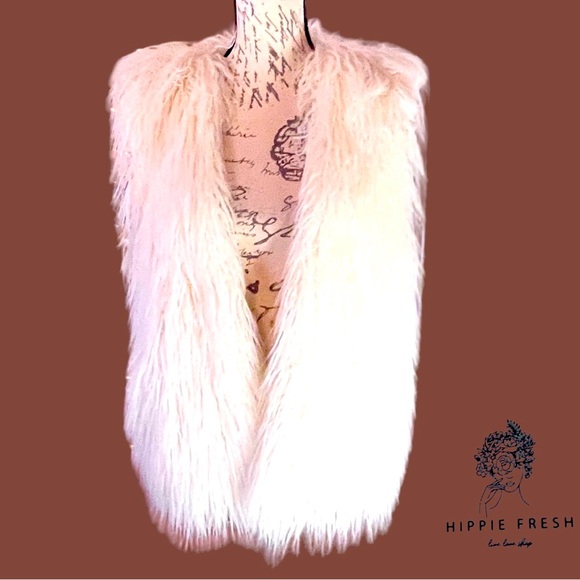Divided Jackets & Blazers - Divided H&M Shaggy Faux Fur White Vest Size 12/L